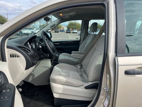 Used 2016 Dodge Grand Caravan American Value Package image 14