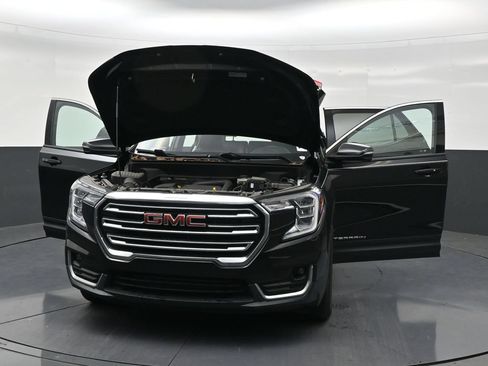 Used 2023 GMC Terrain SLT w/ LPO, Floor Liner Package FWD image 33