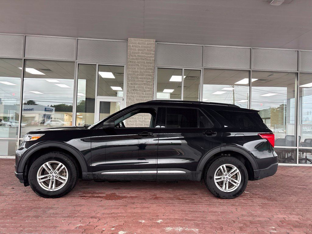 Used 2022 Ford Explorer XLT w/ Class IV Trailer Tow Package AWD/4WD image 11