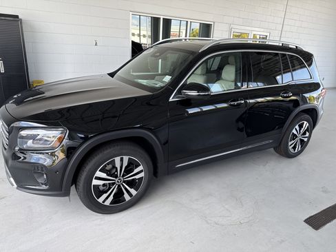 New 2026 Mercedes-Benz GLB 250 image 3