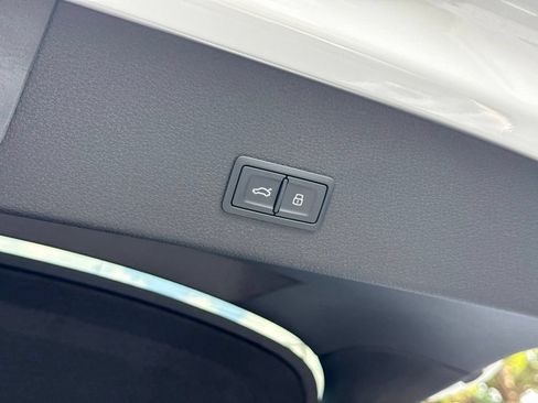 Used 2024 Audi Q8 e-tron Premium Plus w/ Premium Plus Package AWD/4WD image 46