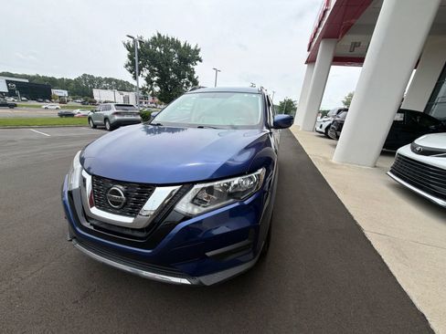 Used 2018 Nissan Rogue SV FWD image 16