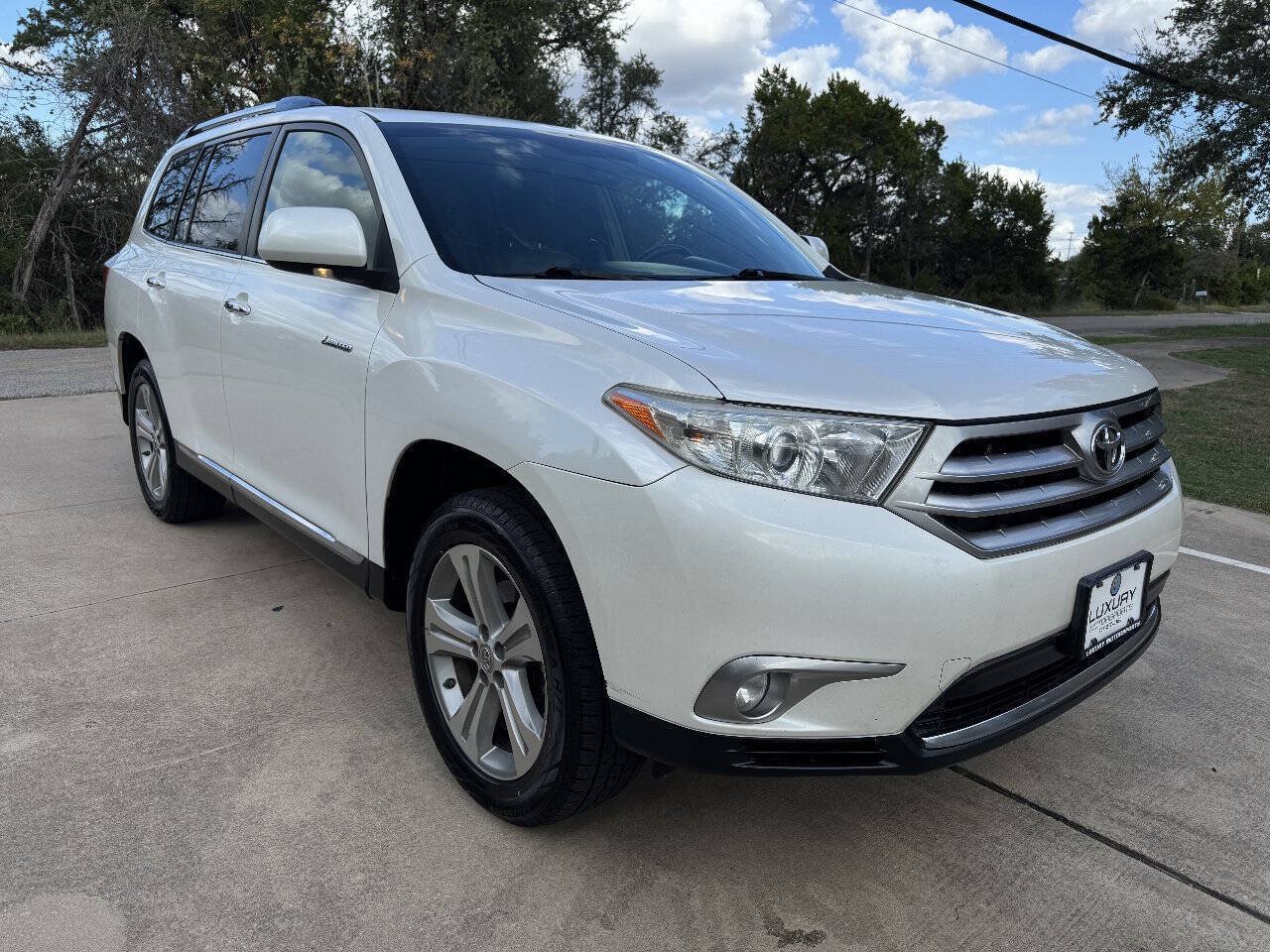 Used 2013 Toyota Highlander Limited AWD/4WD image 2