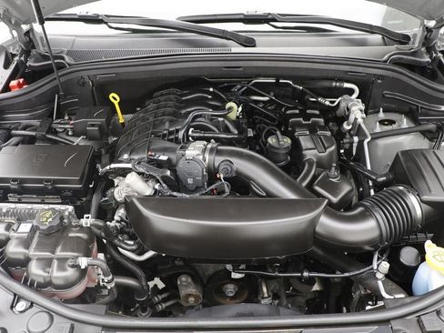 Used 2025 Dodge Durango GT AWD/4WD image 29