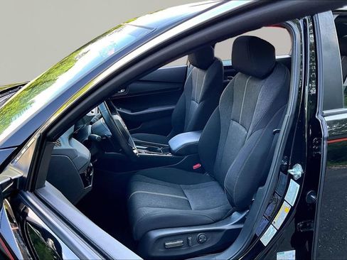 Used 2025 Honda Accord Sport image 17