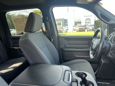 Used 2024 RAM 2500 Tradesman w/ Chrome Appearance Group AWD/4WD image 14