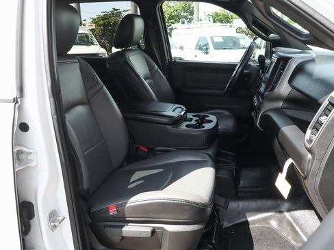 Used 2021 RAM 5500 Tradesman w/ Chrome Appearance Group image 35