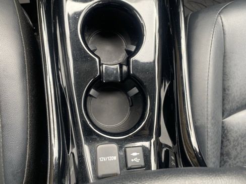 Used 2020 Toyota Prius Prime XLE image 24
