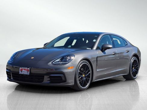 Used 2018 Porsche Panamera 4 image 8