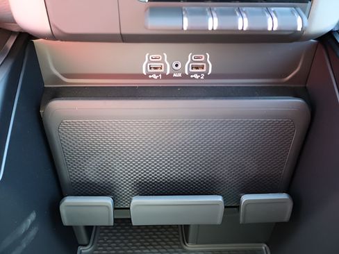 New 2026 RAM 1500 Express AWD/4WD image 17