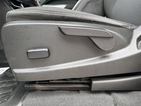 Used 2022 Chevrolet Colorado LT w/ LT Convenience Package image 14