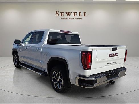 Used 2023 GMC Sierra 1500 SLT image 3