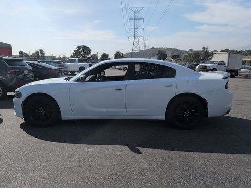 Used 2017 Dodge Charger SXT w/ Blacktop Package image 5
