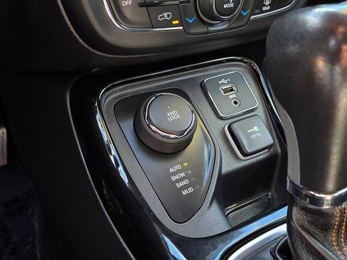 Used 2020 Jeep Compass Limited AWD/4WD image 26