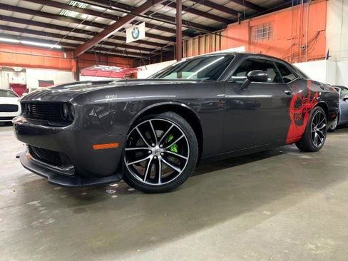 Used 2018 Dodge Challenger R/T Scat Pack w/ Leather Interior Group RWD image 2