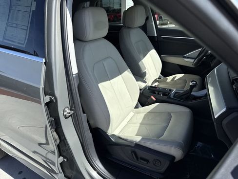 Used 2021 Audi Q3 2.0T Premium w/ Convenience Package AWD/4WD image 14
