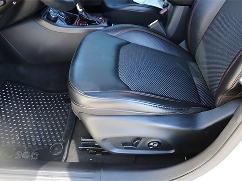 Used 2019 Jeep Compass Trailhawk w/ Cold Weather Group image 12