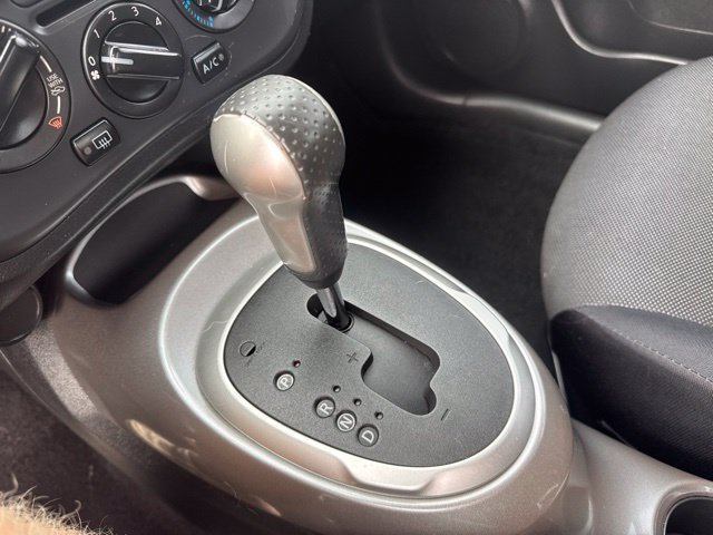 Used 2011 Nissan Juke S FWD image 18
