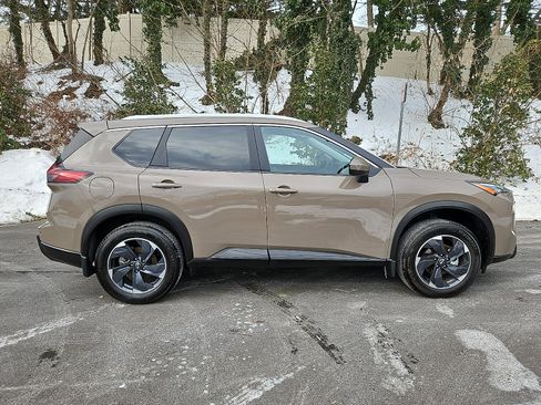 Certified 2024 Nissan Rogue SV w/ SV Premium Package image 7