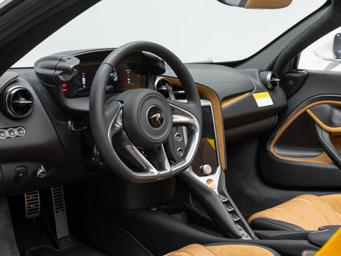 New 2027 McLaren 750S Spider RWD image 2