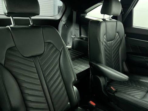 Certified 2025 Kia Sorento SX Prestige AWD/4WD image 25