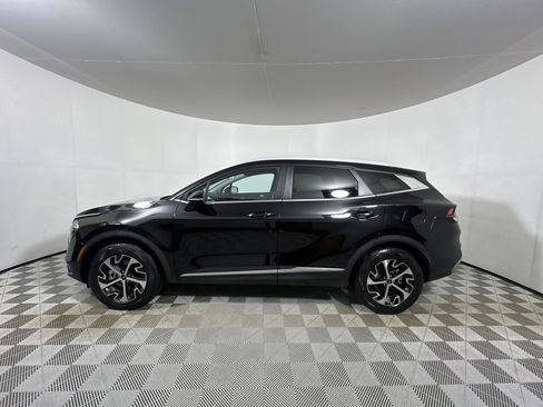 Used 2023 Kia Sportage EX image 4