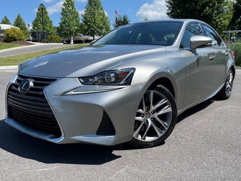 Used 2019 Lexus IS 300 image 28
