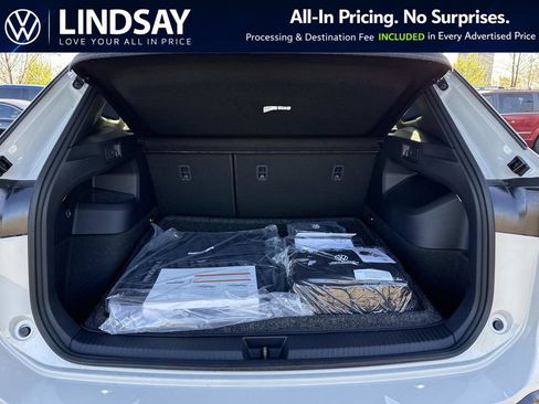 New 2026 Volkswagen Tiguan SEL R-Line AWD/4WD image 11