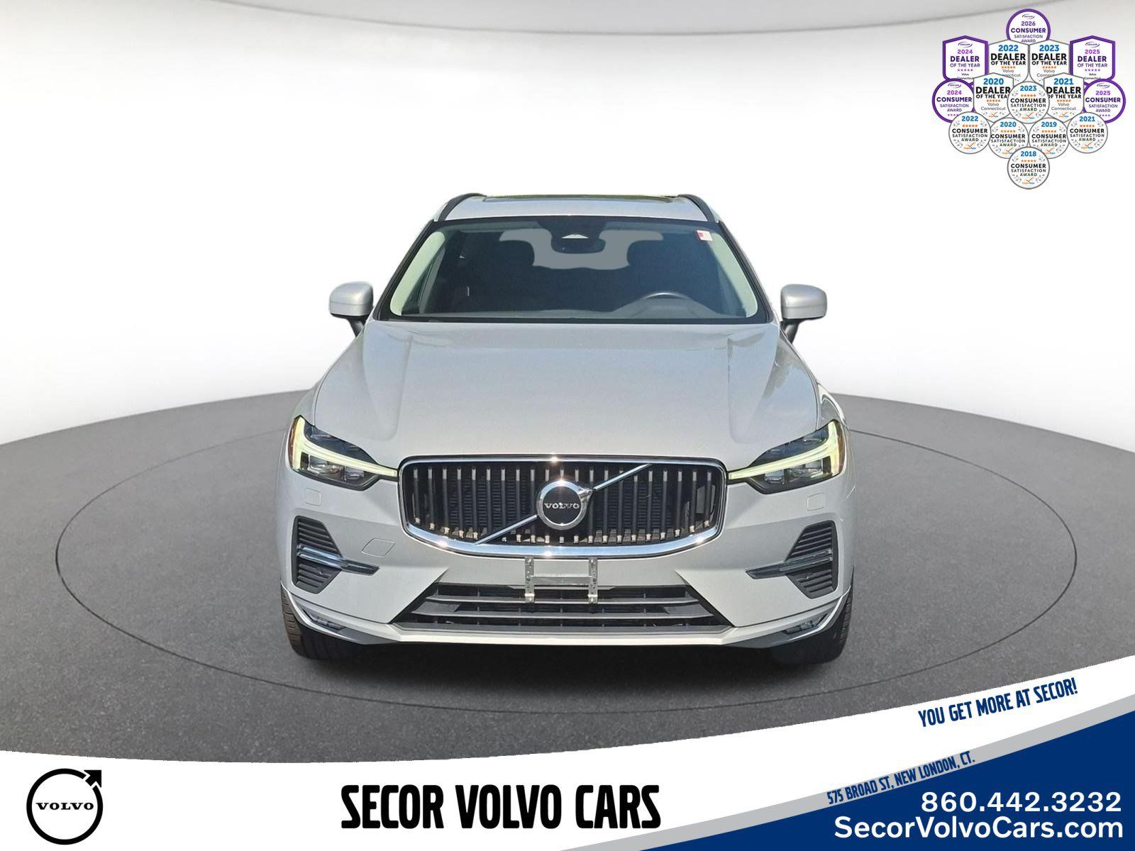 Used 2023 Volvo XC60 B5 Core AWD/4WD image 2