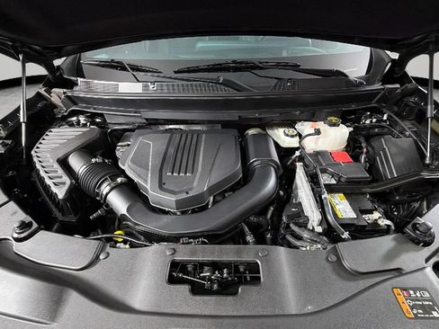 Certified 2025 Chevrolet Traverse LT w/ Driver Confidence Package FWD image 40