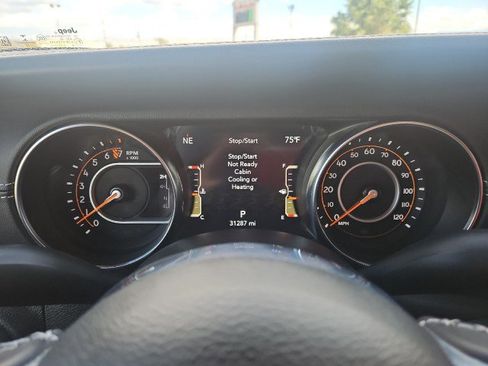 Used 2022 Jeep Gladiator Overland w/ Popular Equipment Package image 10