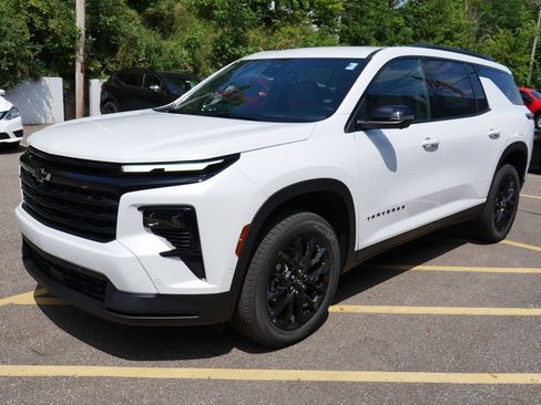 New 2026 Chevrolet Traverse LT w/ Enhanced Driving Package image 4