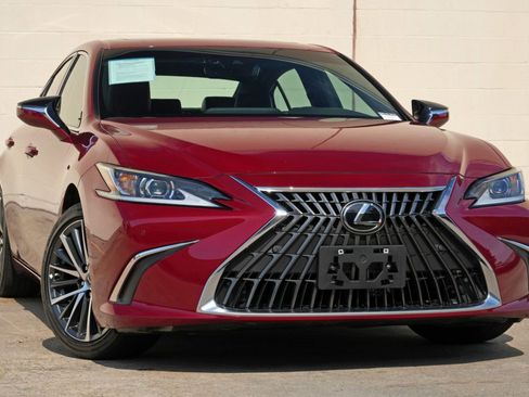 Used 2025 Lexus ES 300h w/ Premium Package FWD image 4