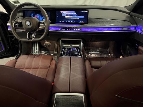 Used 2023 BMW 760i xDrive image 15