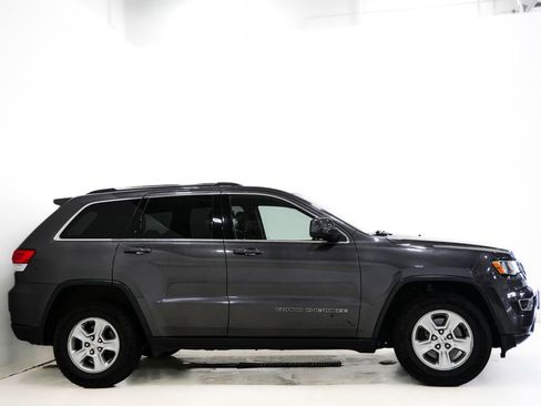 Used 2017 Jeep Grand Cherokee Laredo w/ Quick Order Package 23E image 4