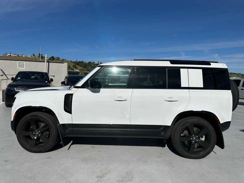 Used 2025 Land Rover Defender 110 X-Dynamic SE image 2