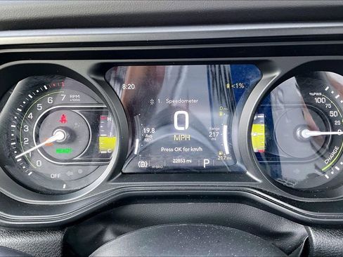 Used 2025 Jeep Wrangler Unlimited Sahara w/ Safety Group image 8