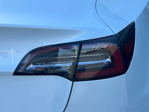Used 2018 Tesla Model 3 Long Range RWD image 18