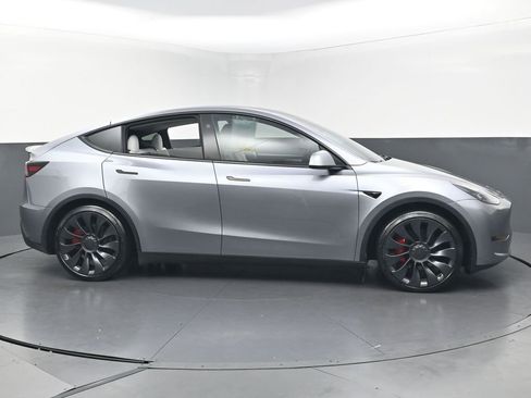 Used 2024 Tesla Model Y Performance AWD/4WD image 5