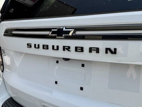 Used 2022 Chevrolet Suburban Z71 w/ Luxury Package image 20