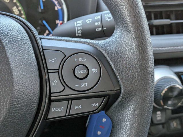 Used 2025 Toyota RAV4 LE AWD/4WD image 22