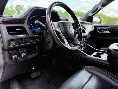 Used 2023 Chevrolet Suburban Premier RWD image 20