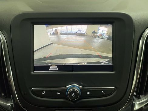 Used 2022 Chevrolet Equinox LT image 17