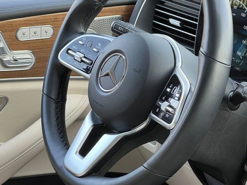 Used 2023 Mercedes-Benz GLS 580 4MATIC image 37