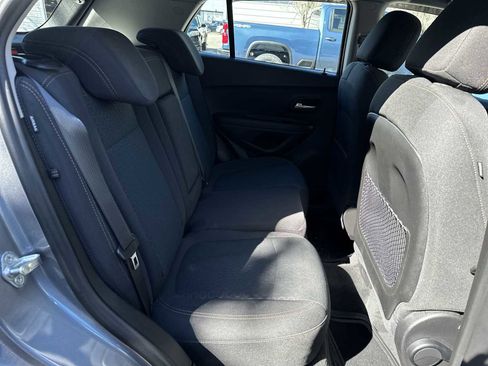 Used 2020 Chevrolet Trax LS image 18