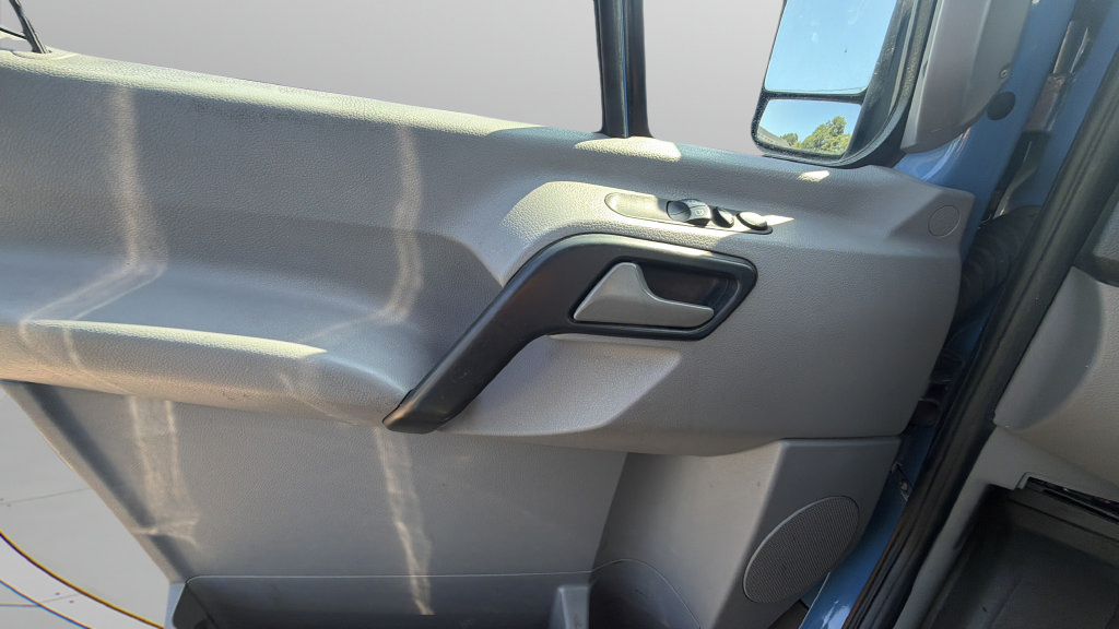 Used 2015 Mercedes-Benz Sprinter 2500 image 21