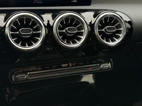 Used 2022 Mercedes-Benz CLA 250 CLA 250 image 18