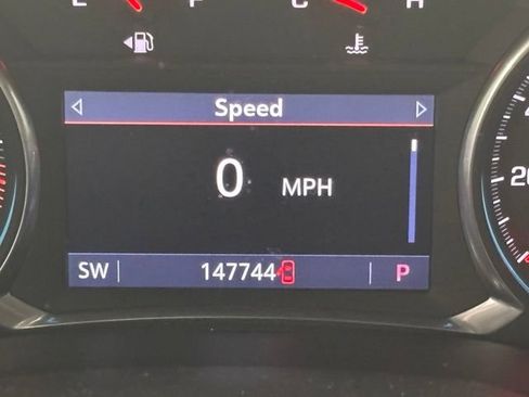 Used 2020 Chevrolet Traverse LT FWD image 24