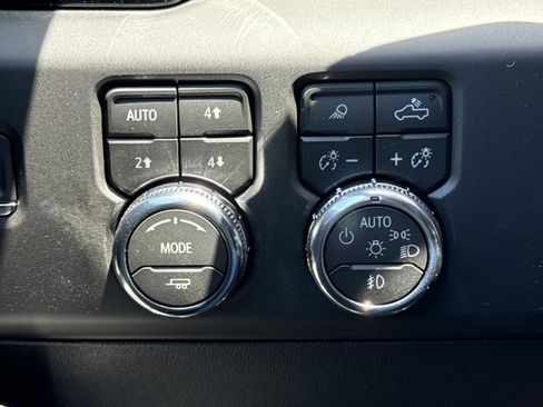 New 2026 GMC Sierra 2500 AT4 w/ AT4 Premium Plus Package AWD/4WD image 27