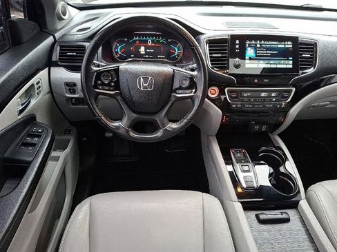Used 2020 Honda Pilot Touring image 13